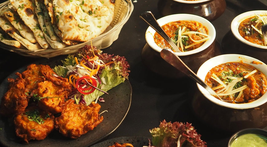 Top 4 Must-Try Foods In Toronto Featuredimage Top 4 Must Try Foods In Toronto - Top 4 Must-Try Foods In Toronto